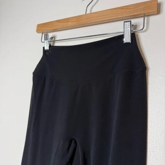 Buffbunny Micro Legacy Legging Regular Length size small in black - Picture 4 of 9